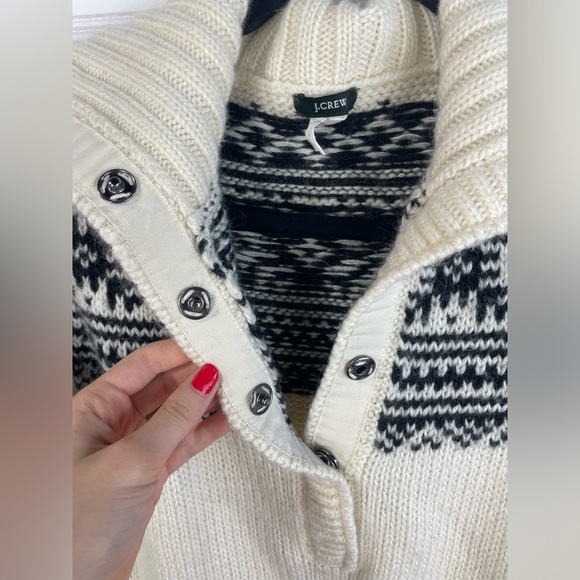 J. Crew Black & Cream Long Sleeve Snowflake Collared Sweater Medium Women’s GUC - Picture 4 of 10